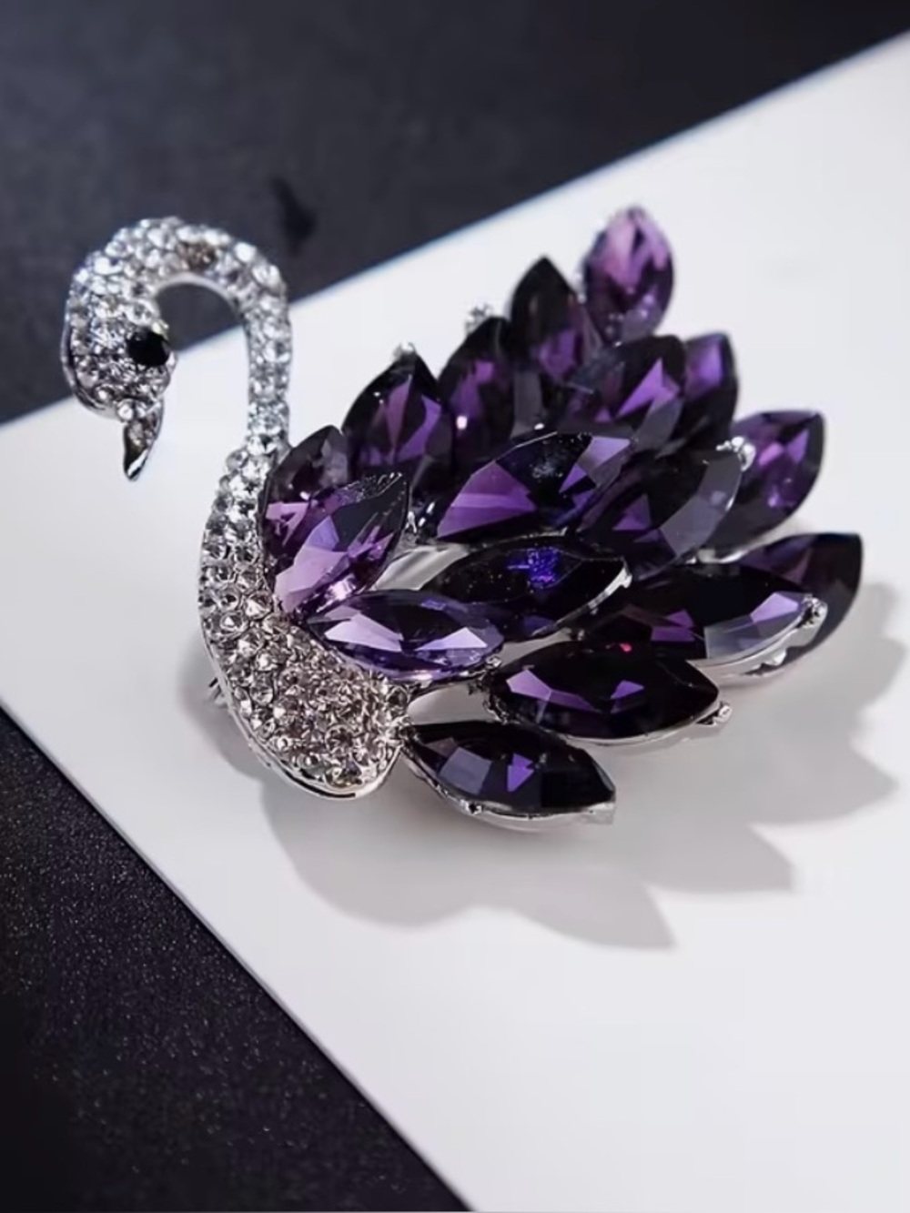 💜 NEW Sparkling Elegant Purple Crystal Swan Brooch - Women Jewelry 💜